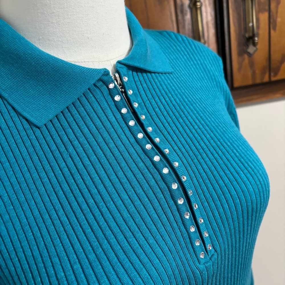 Vintage Y2K Teal Rhinestone 3/4 Sleeve Ribbed Top Shirt Size Small Cable & Gauge - Picture 2 of 10